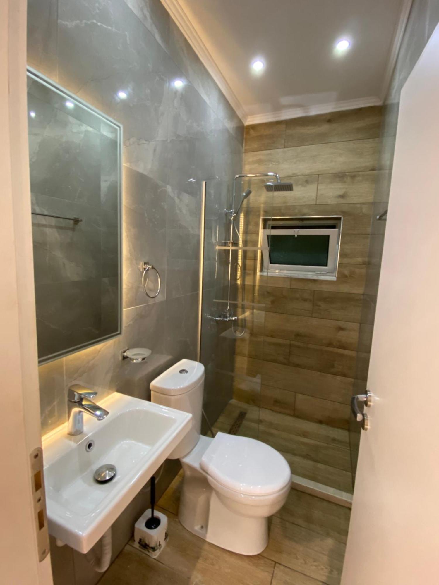 Novs Apartment3 จีโรคาสเตอร์ ภายนอก รูปภาพ