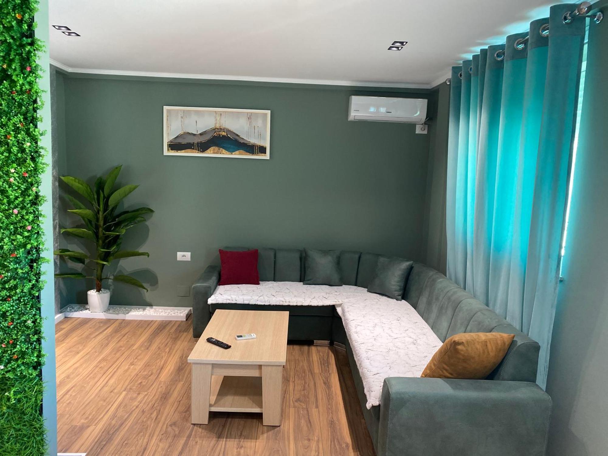 Novs Apartment3 จีโรคาสเตอร์ ภายนอก รูปภาพ